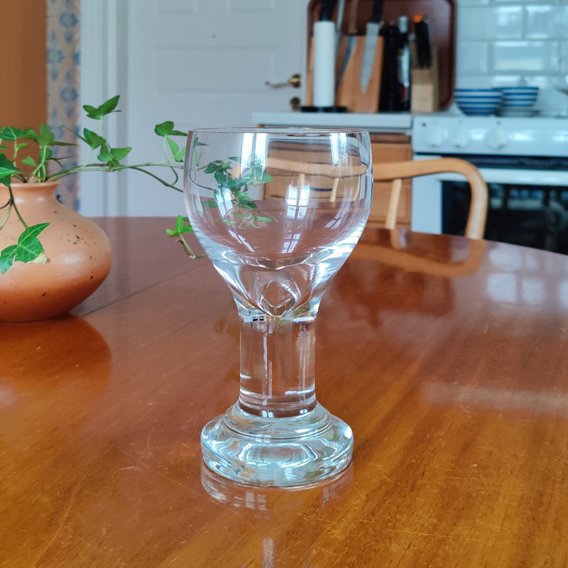 Ballad ölglas av Bertil Vallien