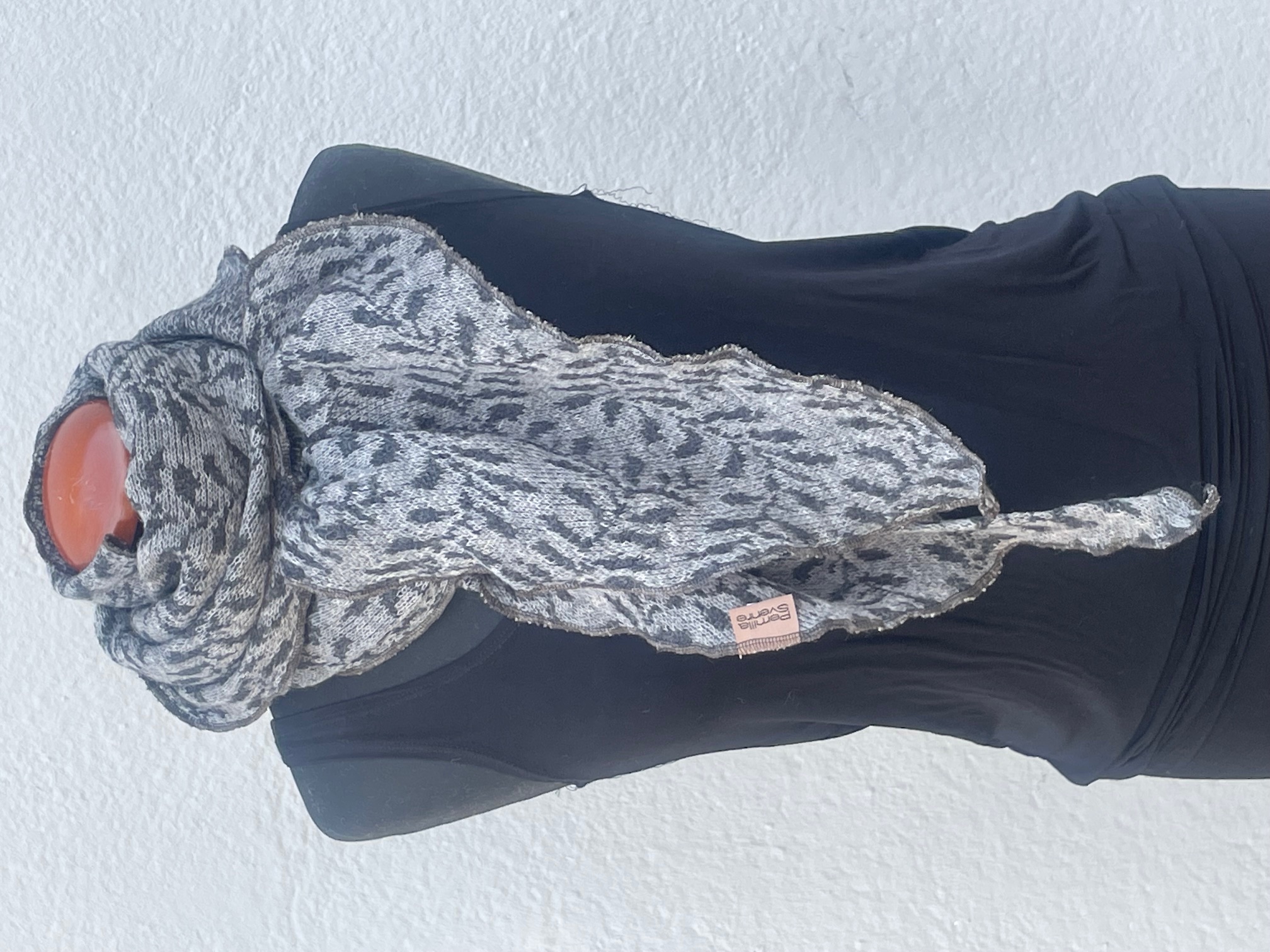 Hoby sjal.  Färg: Sill/ål - 2