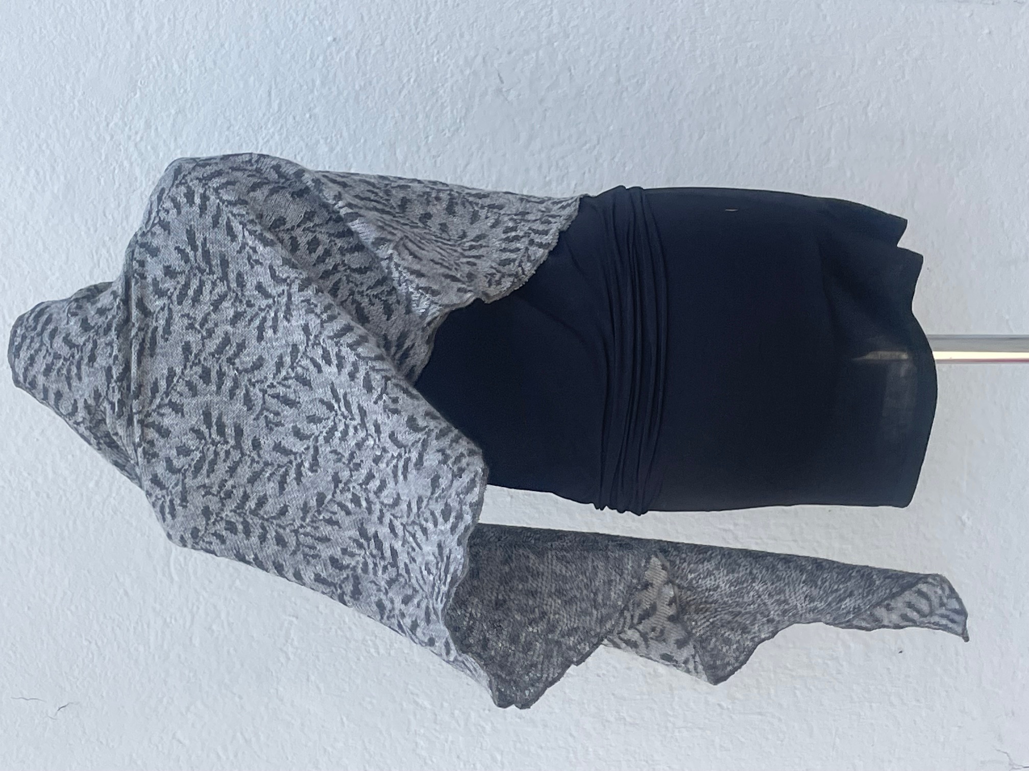 Hoby sjal.  Färg: Sill/ål
