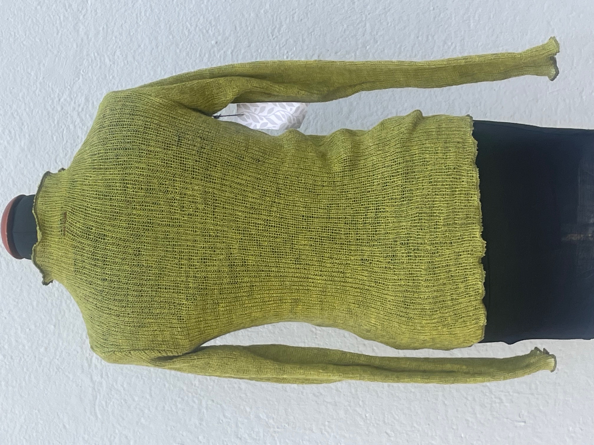 Kort tröja i lättfiltad ull gulgrön - 2