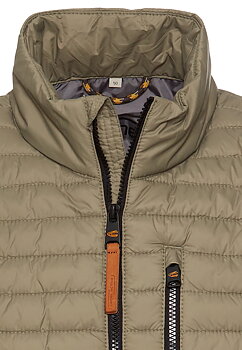 Quiltad väst khaki från camel active, 