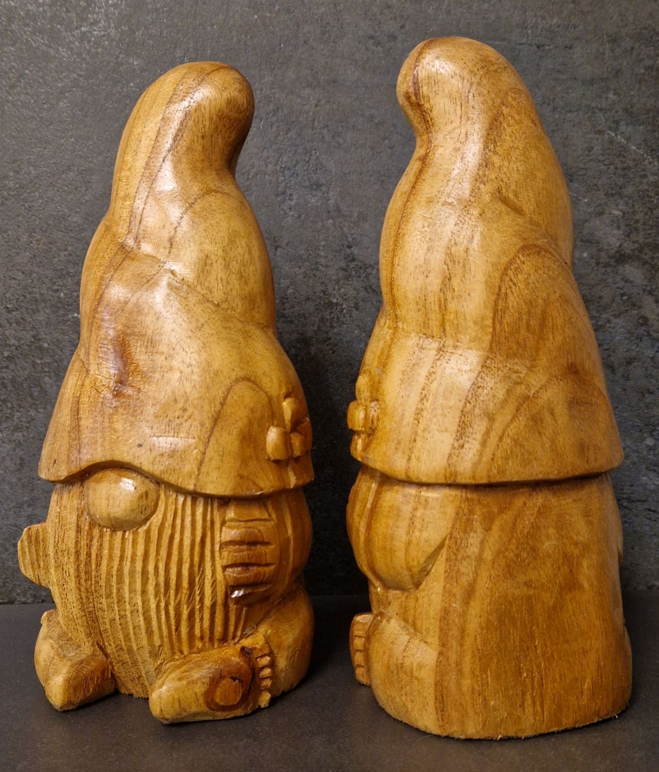 Hand snidad Tomte i Trä - 2