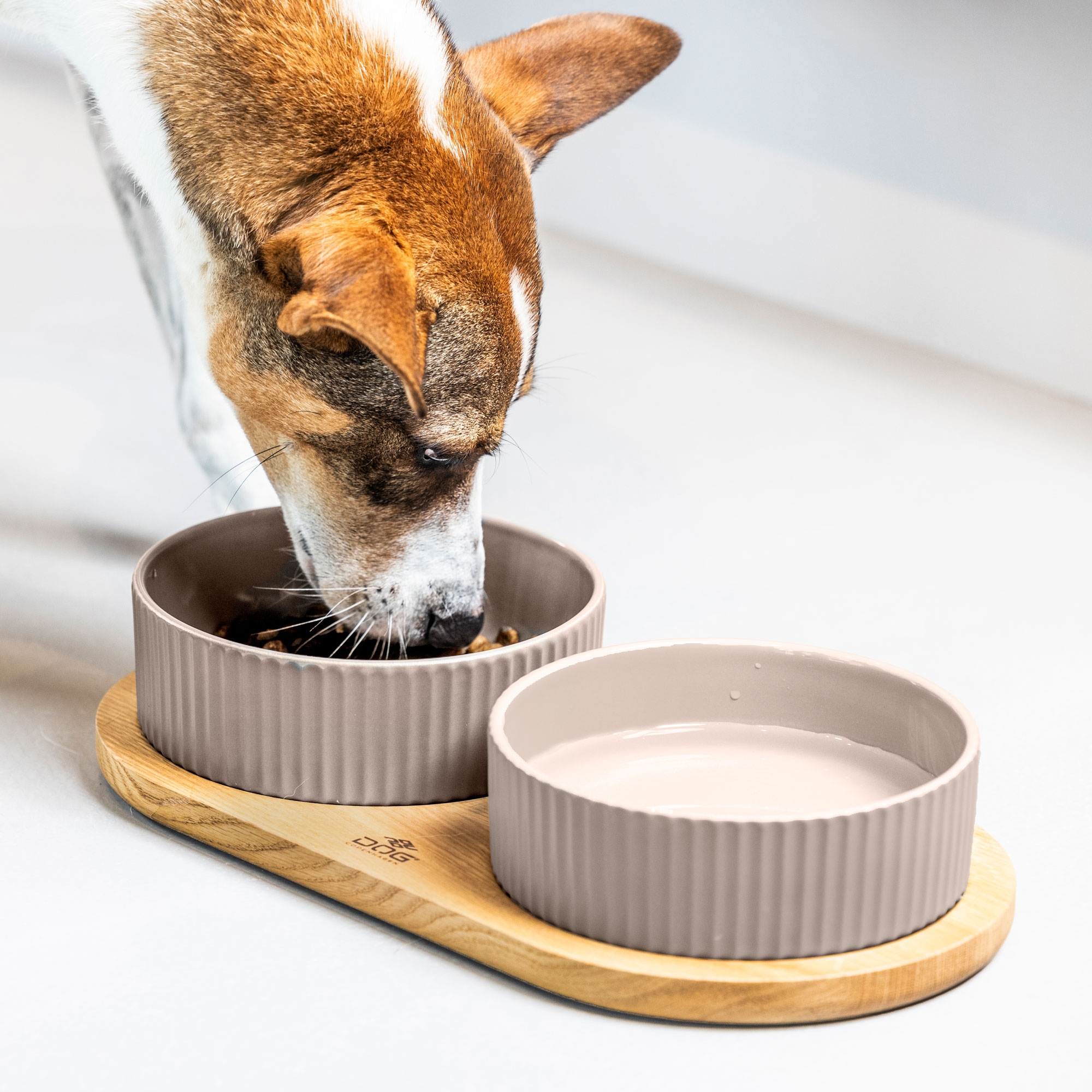 Dog Copenhagen Kronborg Food Bar - Off White/Oak - Sleek 