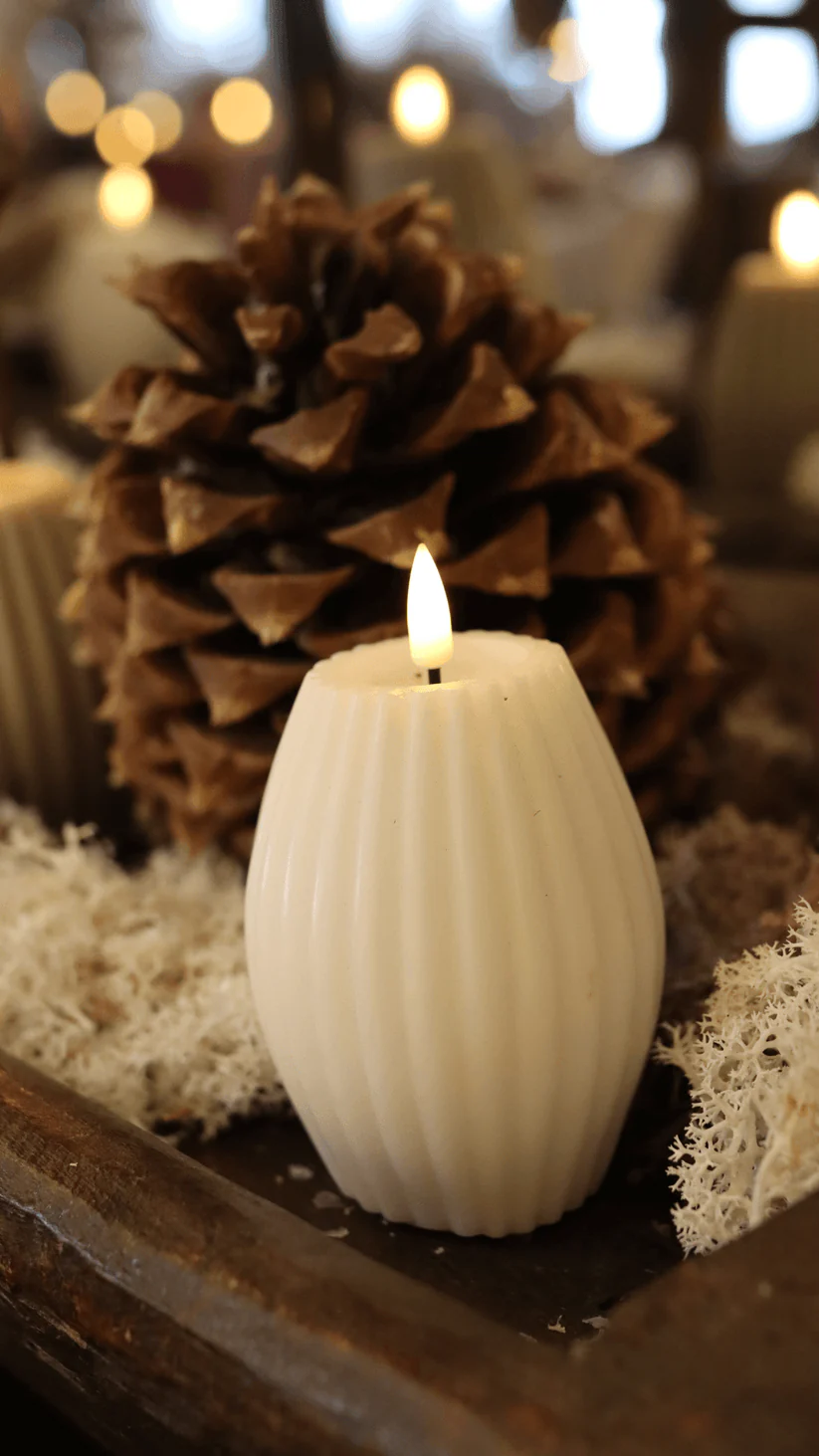 Deluxe Homeart - Block Candle Oval - Cream - 7.5x10 cm - 2