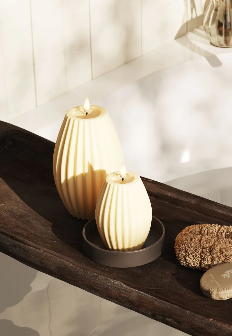 Deluxe Homeart - Block Candle Oval - Cream - 10x15 cm - 5