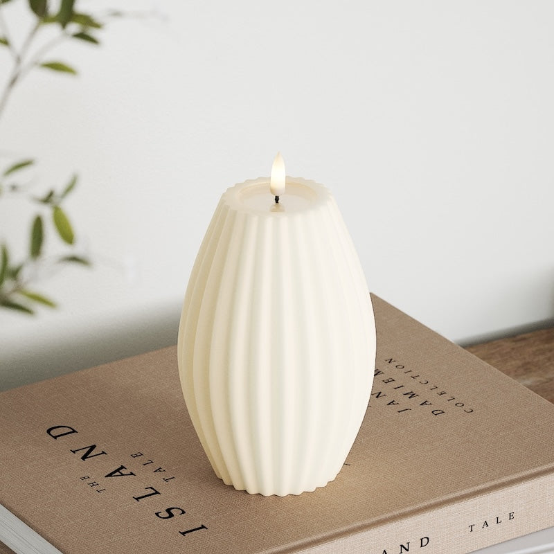 Deluxe Homeart - Block Candle Oval - Cream - 10x15 cm - 2
