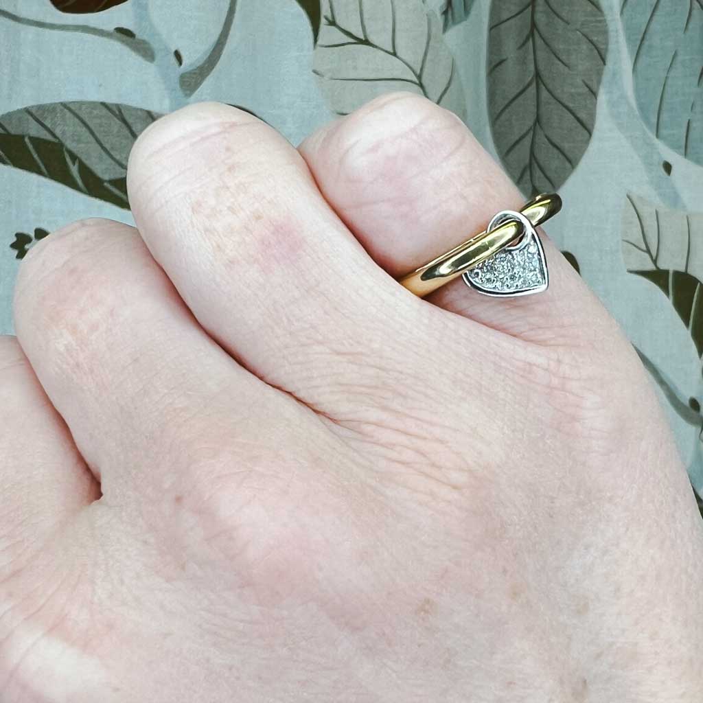 Kultasormus sydämellä ja timanteilla - 6