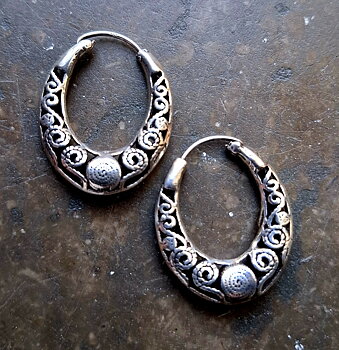 Spiral oval form örhängen i silver