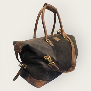 Suede weekendbag