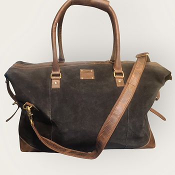 Suede weekendbag