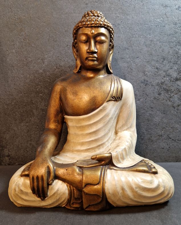 Buddha Staty - 30cm, två färger