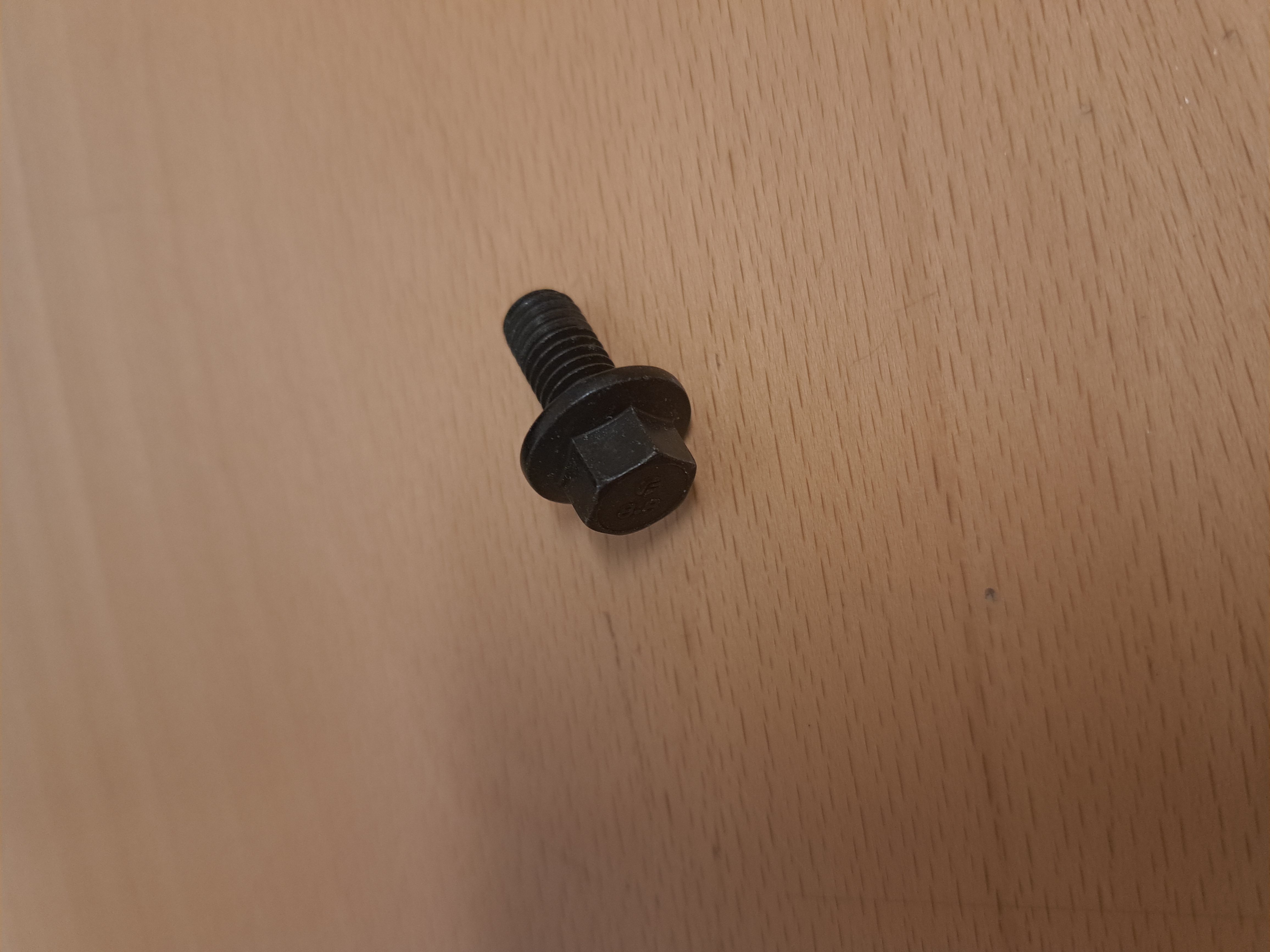 Flänsskruv