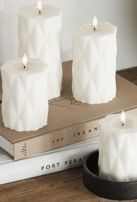 Deluxe Homeart - Block Candle Harlequin - White - 7.5x15 cm - 2