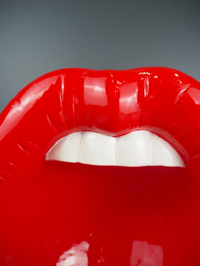 Lip container red - 3