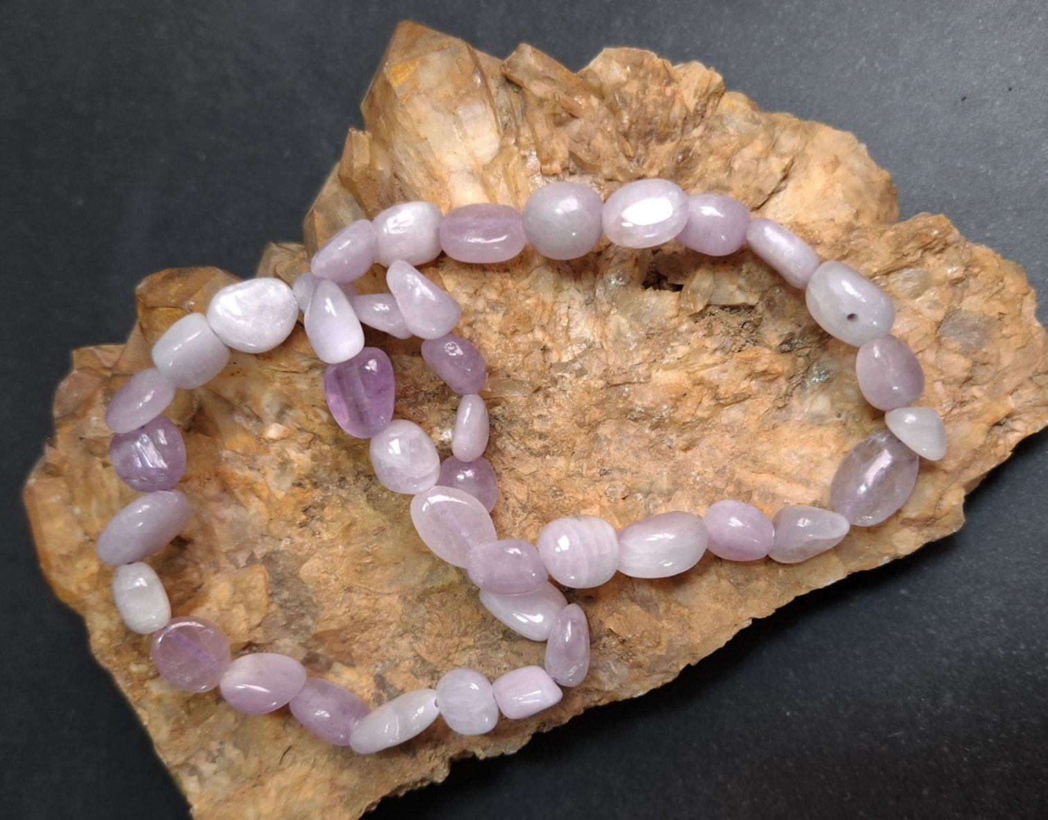 Kunzit småsten  Armband 