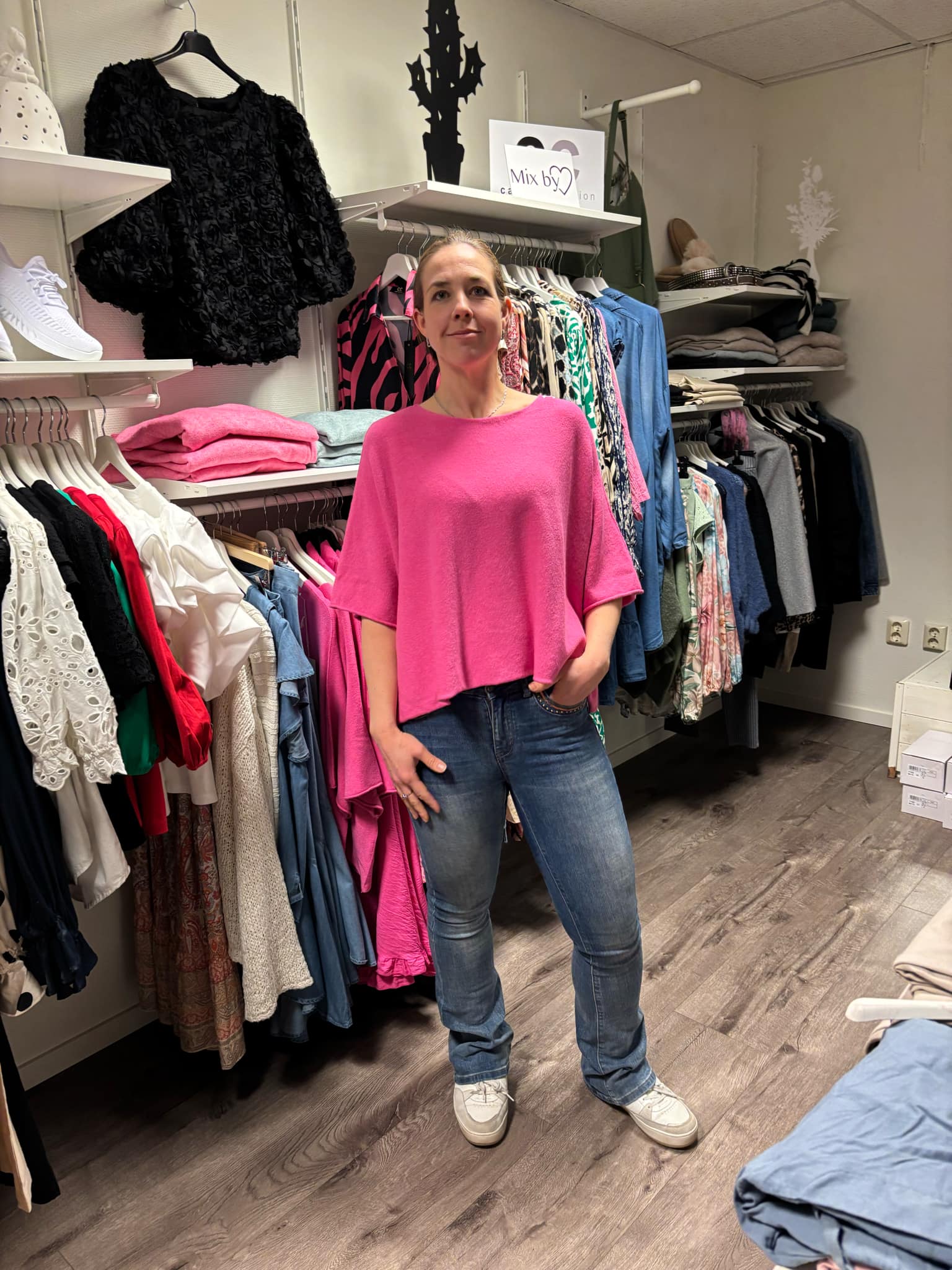 Poncho med arm, Cerise -Chica London