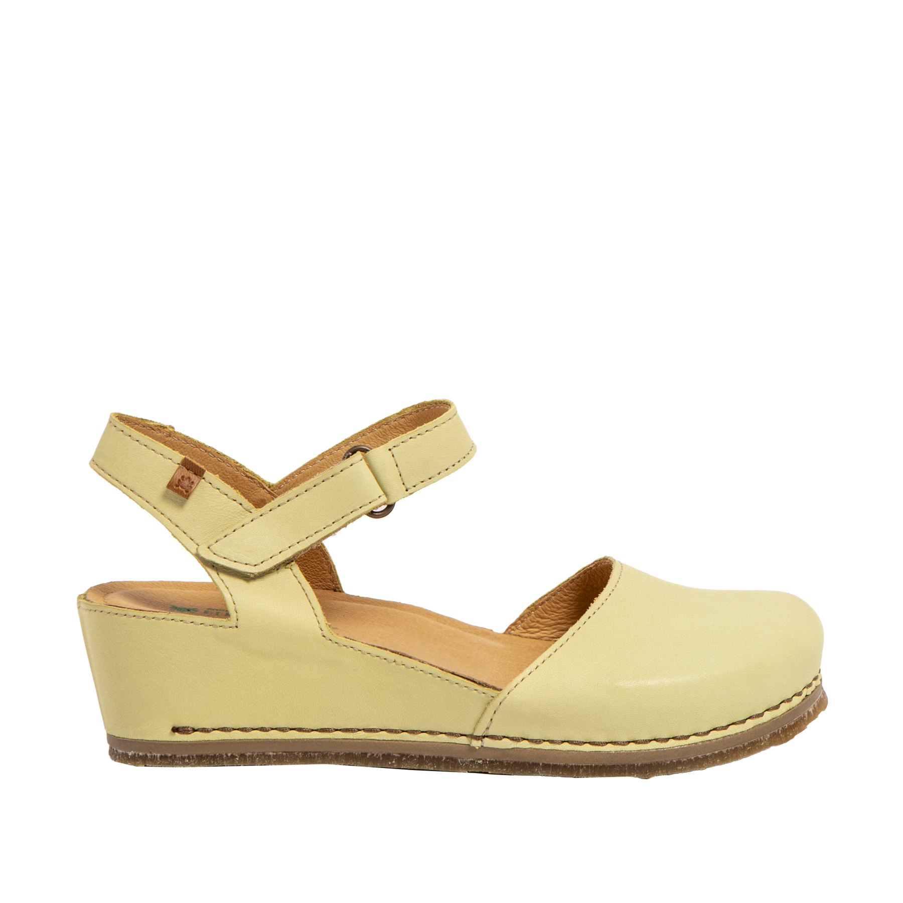 Sandaler med platå och täckt tå från El  Naturalists, modell  Picual,  lime