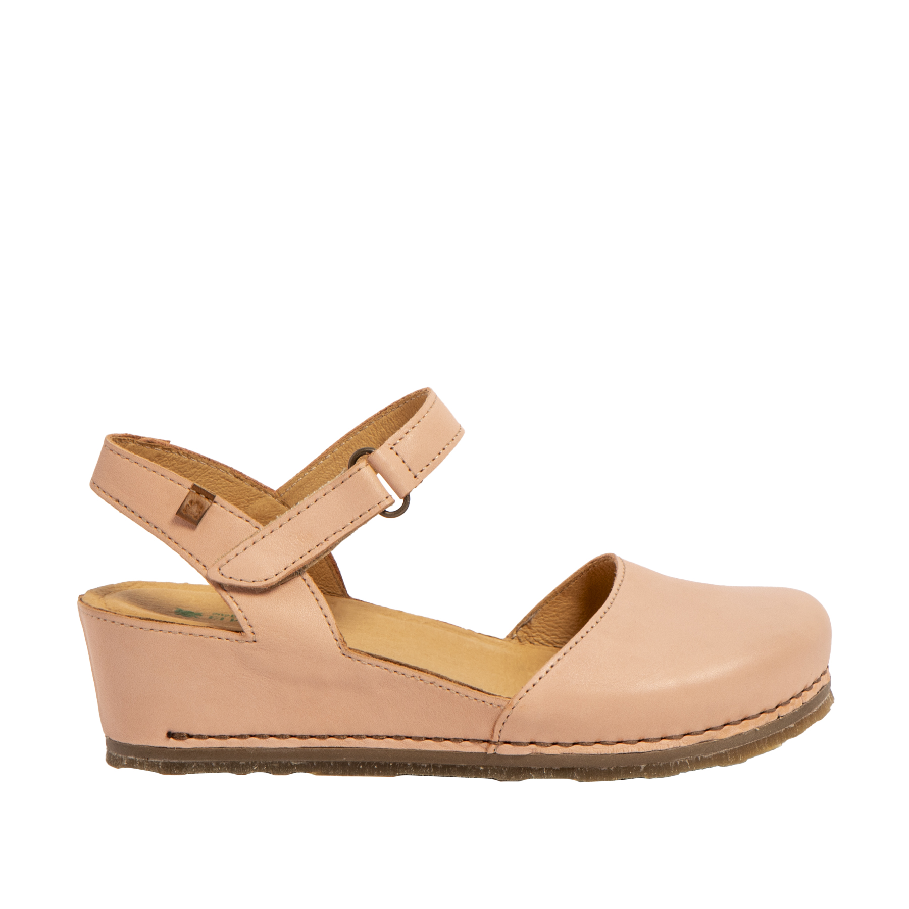 Sandaler med platå och täckt tå från El  Naturalista, modell, salmon