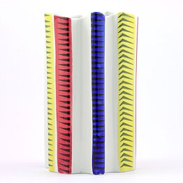 Carl-Harry Stålhane (Kaskad 1950s) Modern Vase with Colorful Decor 19 cm (2)
