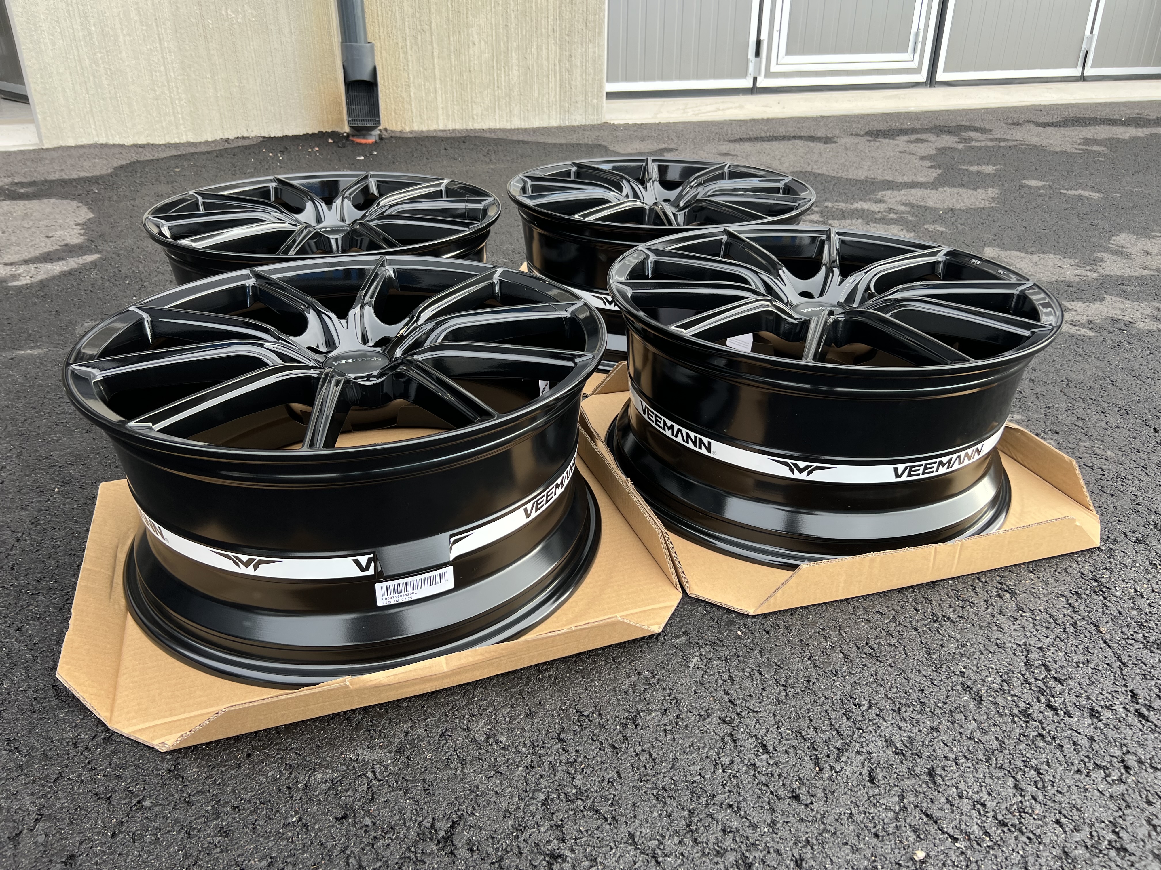 19" Veemann V-FS48 Gloss black 5x112 - 4
