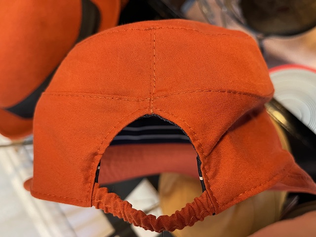 Sommarkeps UV80 bred skärm orange, säljs på Hospitalsgatan 16 REA! - 5