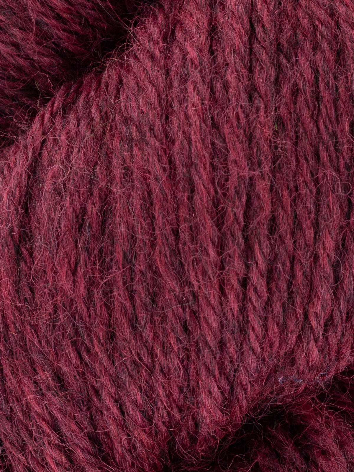 Färg 1036 berry 20-22m/10 cm Bluefaced Leicester Fleece 100% brittiskt ullgarn 