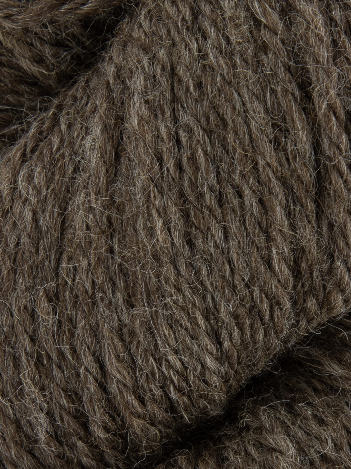 Färg 003 brown, , naturbrun , 18m/10 cm Aran  Bluefaced Leicester Fleece 100% brittiskt ullgarn  