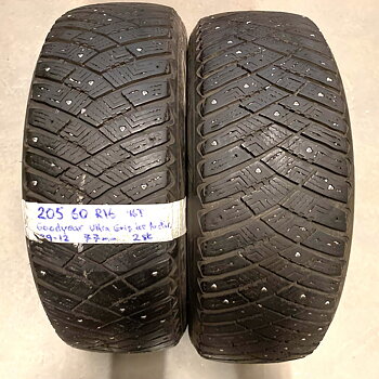 16" BEGAGNADE VINTERDÄCK DUBB | 2 st 205/60 R16 96T Goodyear Ultra Grip Ice Arctic | V29-12 | 7|7 mm | F-4