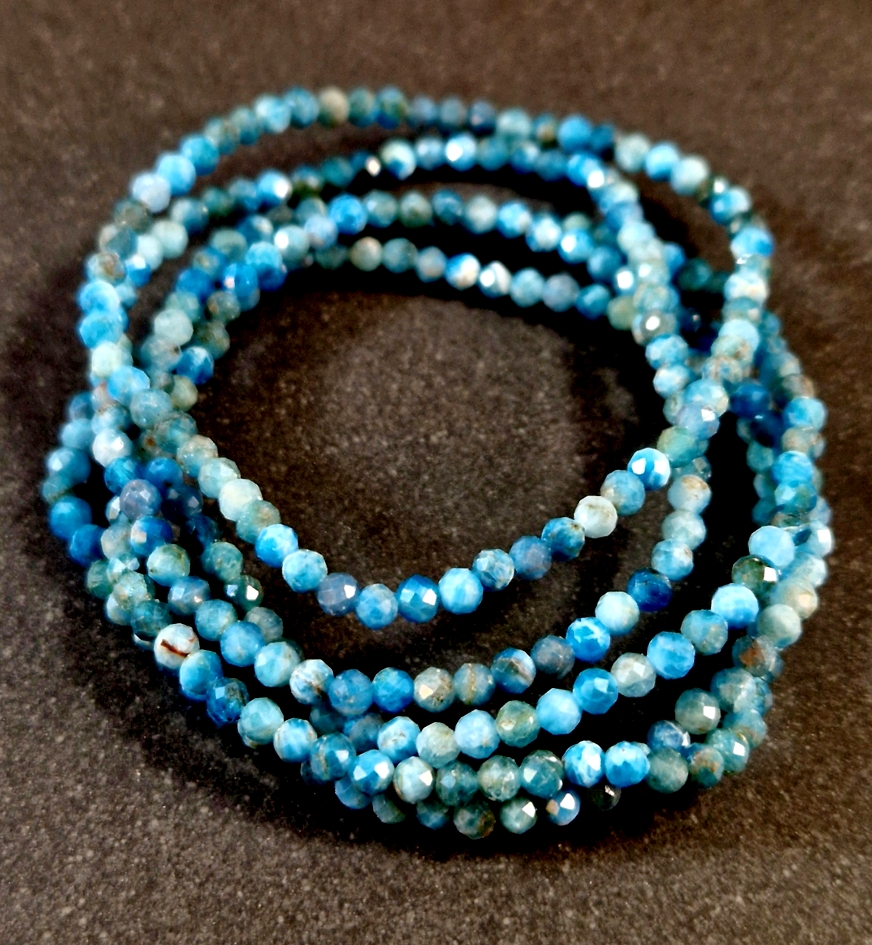 Facettslipad Blå Apatit - Armband på elastiskt band - 3mm