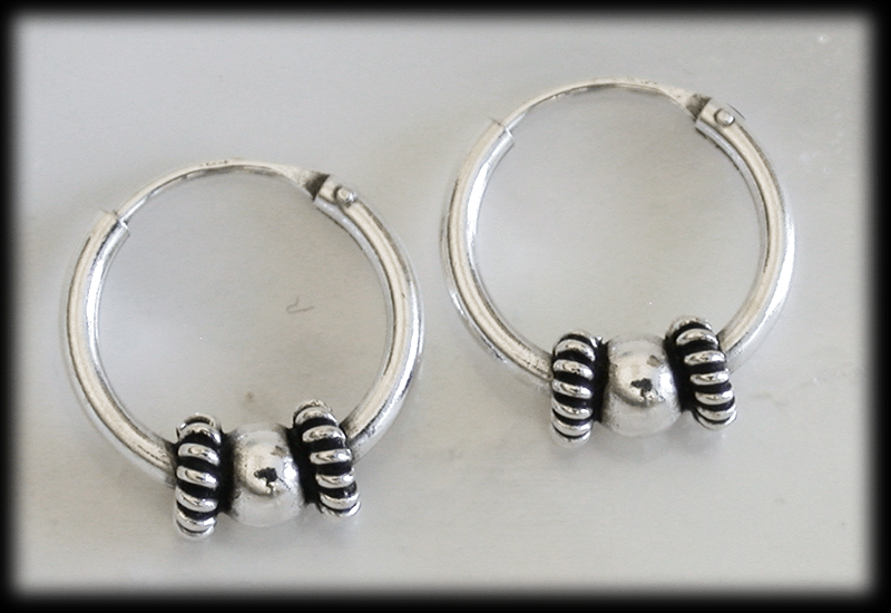 12 mm. Söt design öronring i Äkta silver. - 2