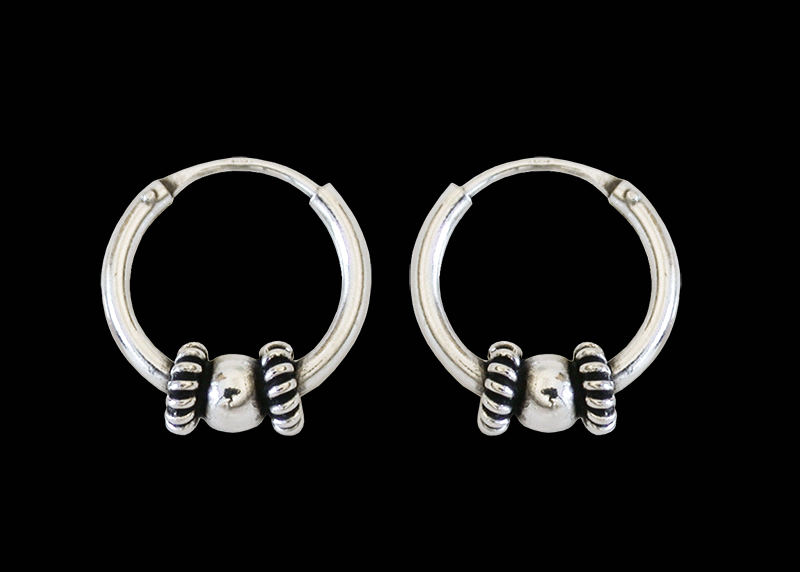 12 mm. Söt design öronring i Äkta silver.