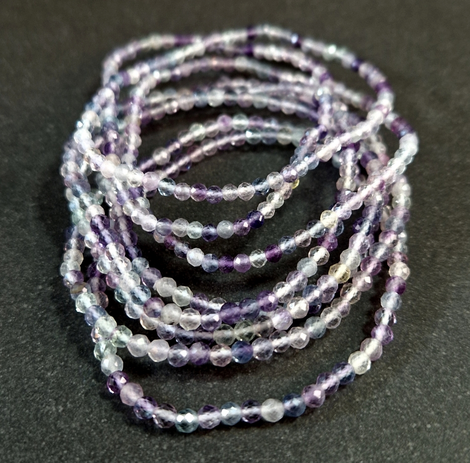 Facettslipad Fluorit - Armband på elastiskt band - 3mm