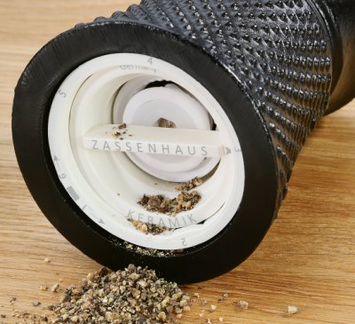 ZASSENHAUS Pepparkvarn i gjutjärn 10 cm - 3