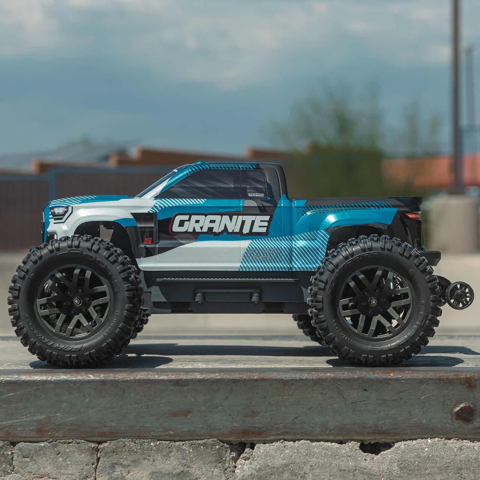 Arrma 1/10 GRANITE 223S DSC 4X4 RTR Brushless Monster Truck, Blå - 6