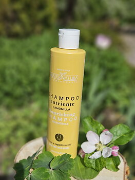Shampoo nutriente Nourishing  Chamomile Shampoo Mater Natura