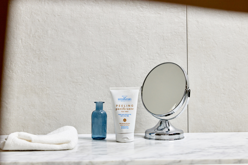 Purifying exfoliator peeling with Tea-tree Mater Natura - 3