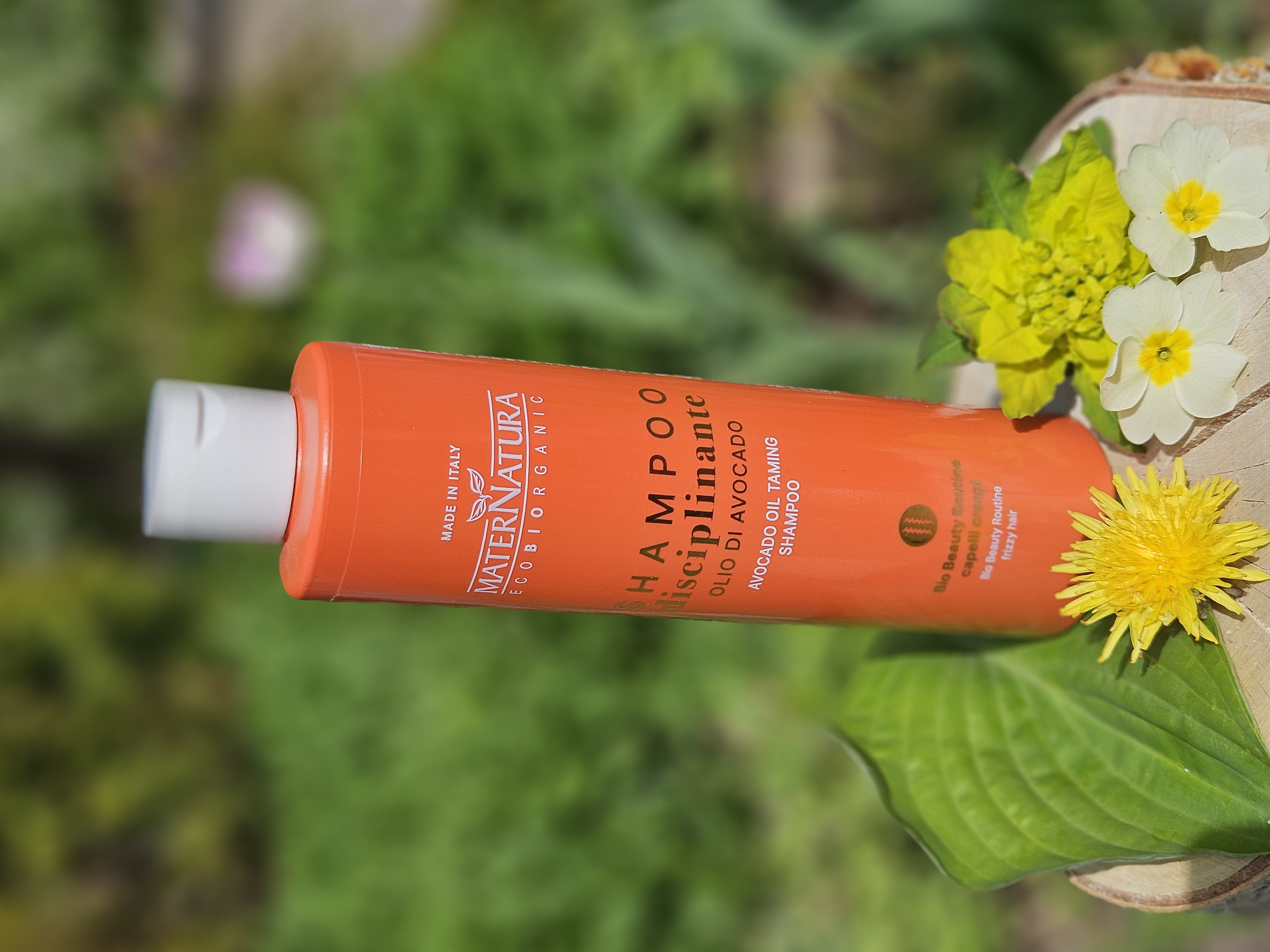 Avocado Oil Taming Shampoo motverkar frissighet MaterNatura