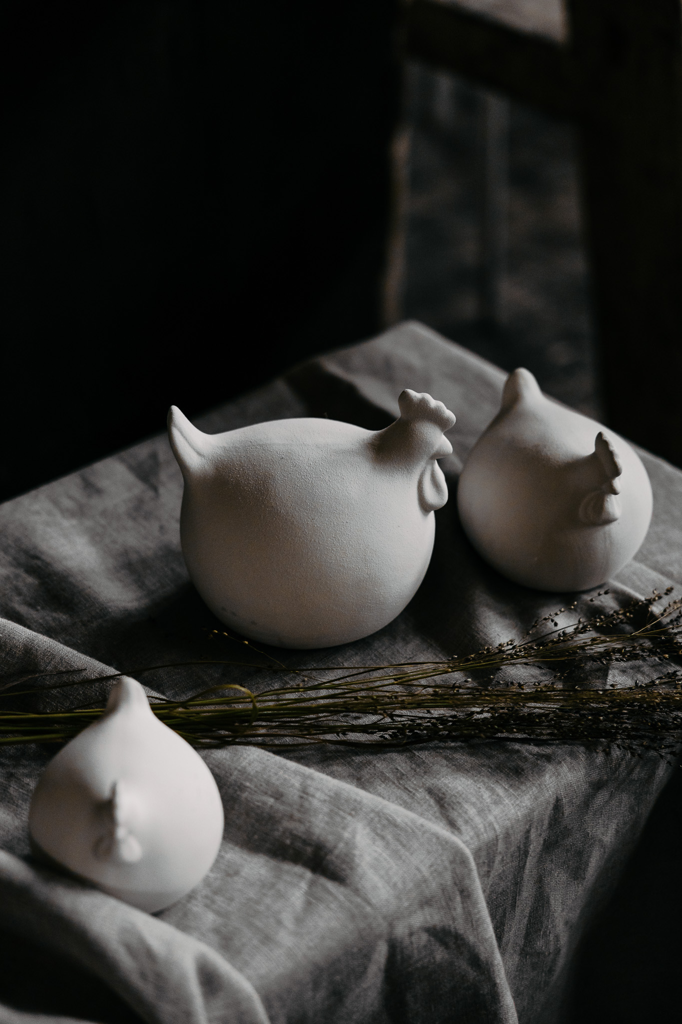Ruth - Hen - White Decoration - Small - 2