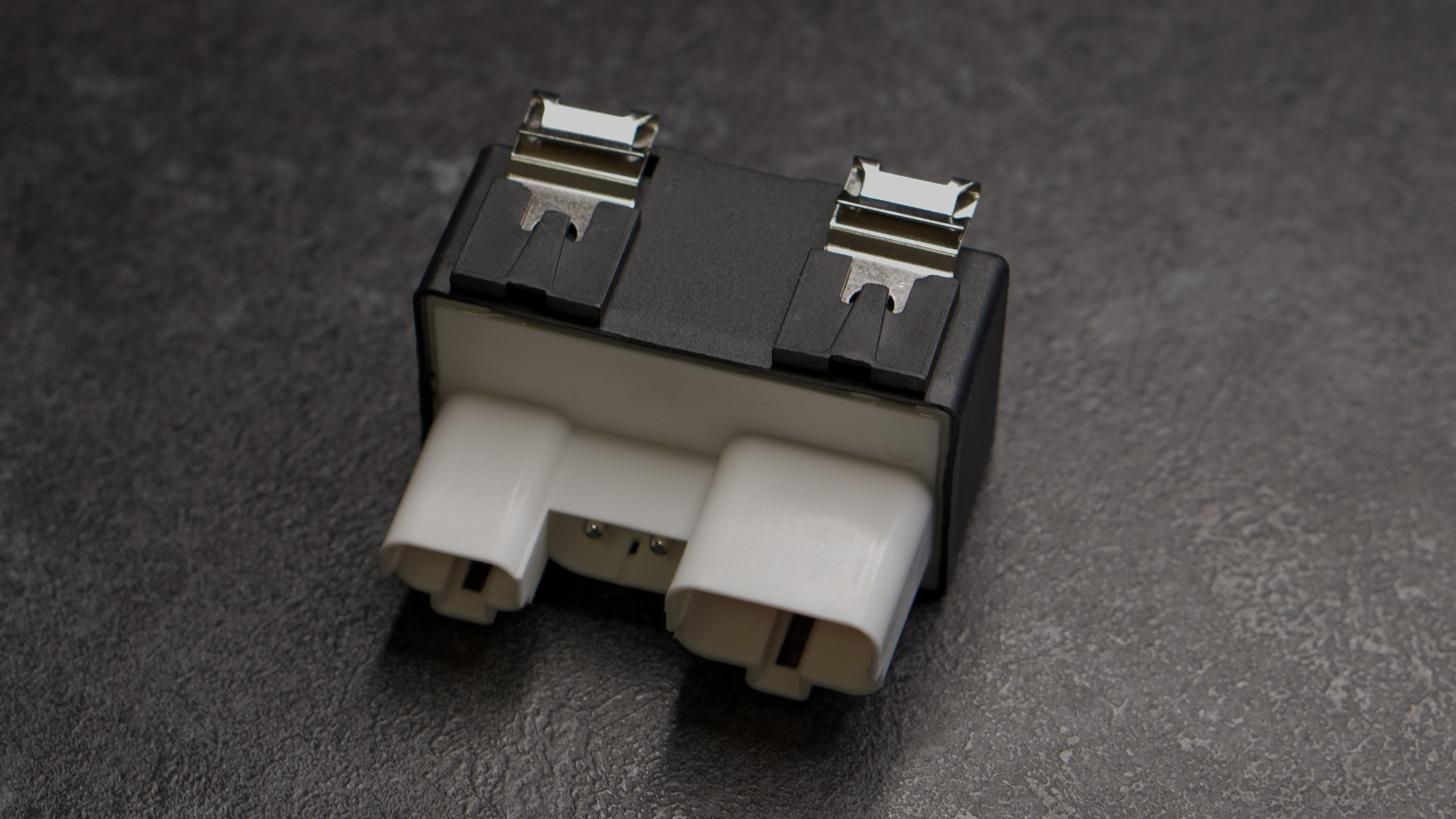 Volvo 2-channel fan relay - 2
