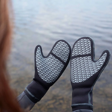 Zone3 Thermo-Tech Warmth Swim Mitts  3.5mm - 5