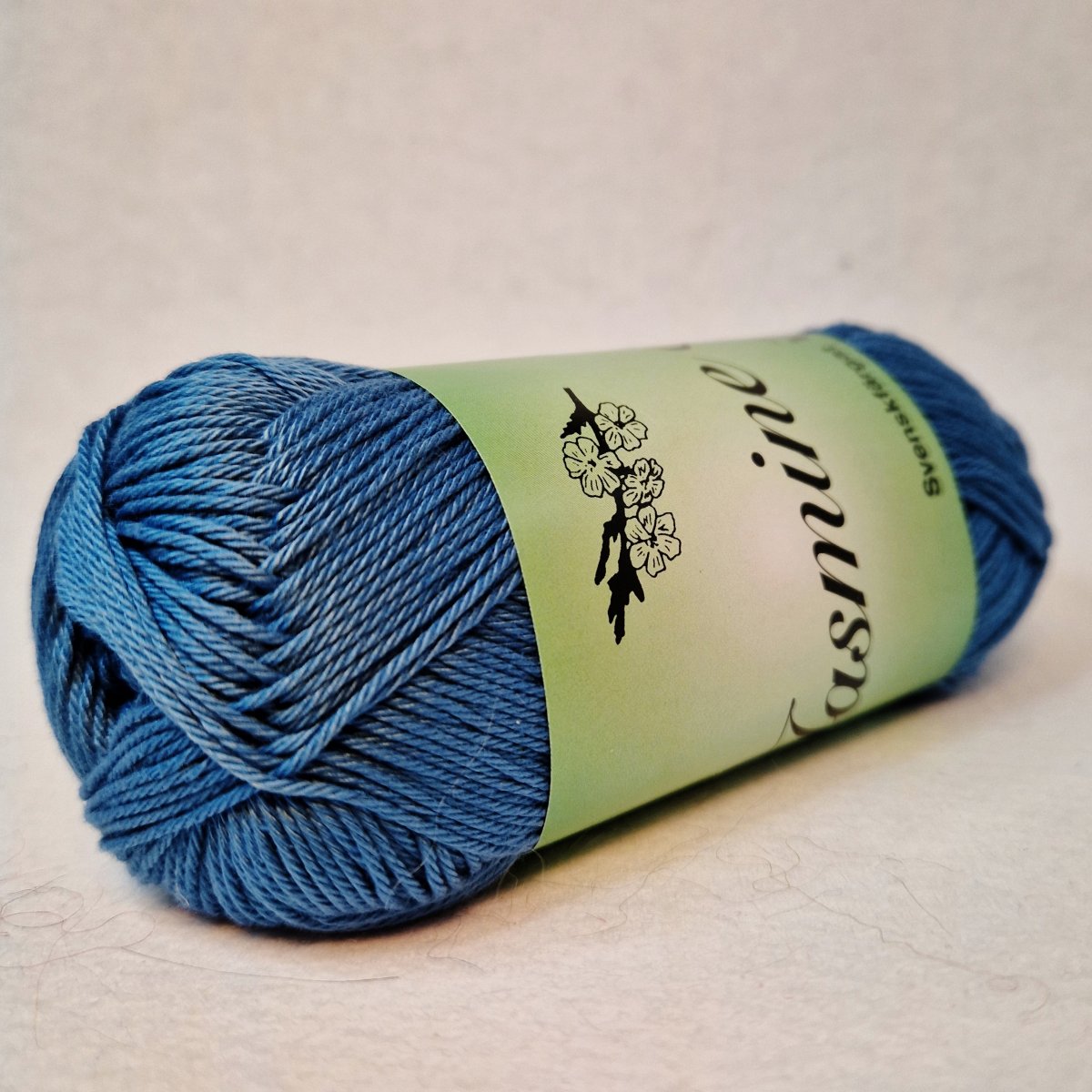 Jasmine 8/4 50 g (26-28 m st 3) - 26