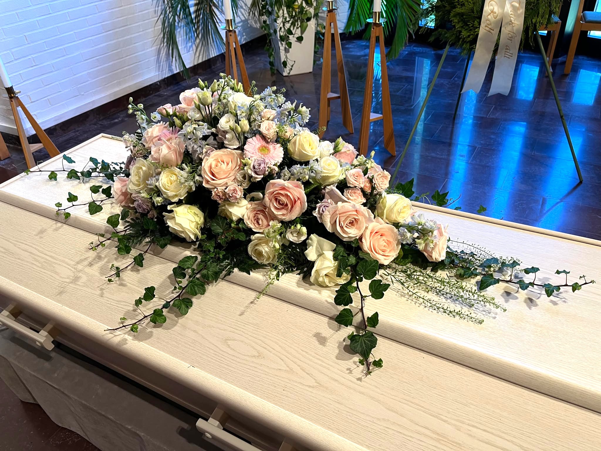 kistdekoration nr1501 ljusa pastellfärger