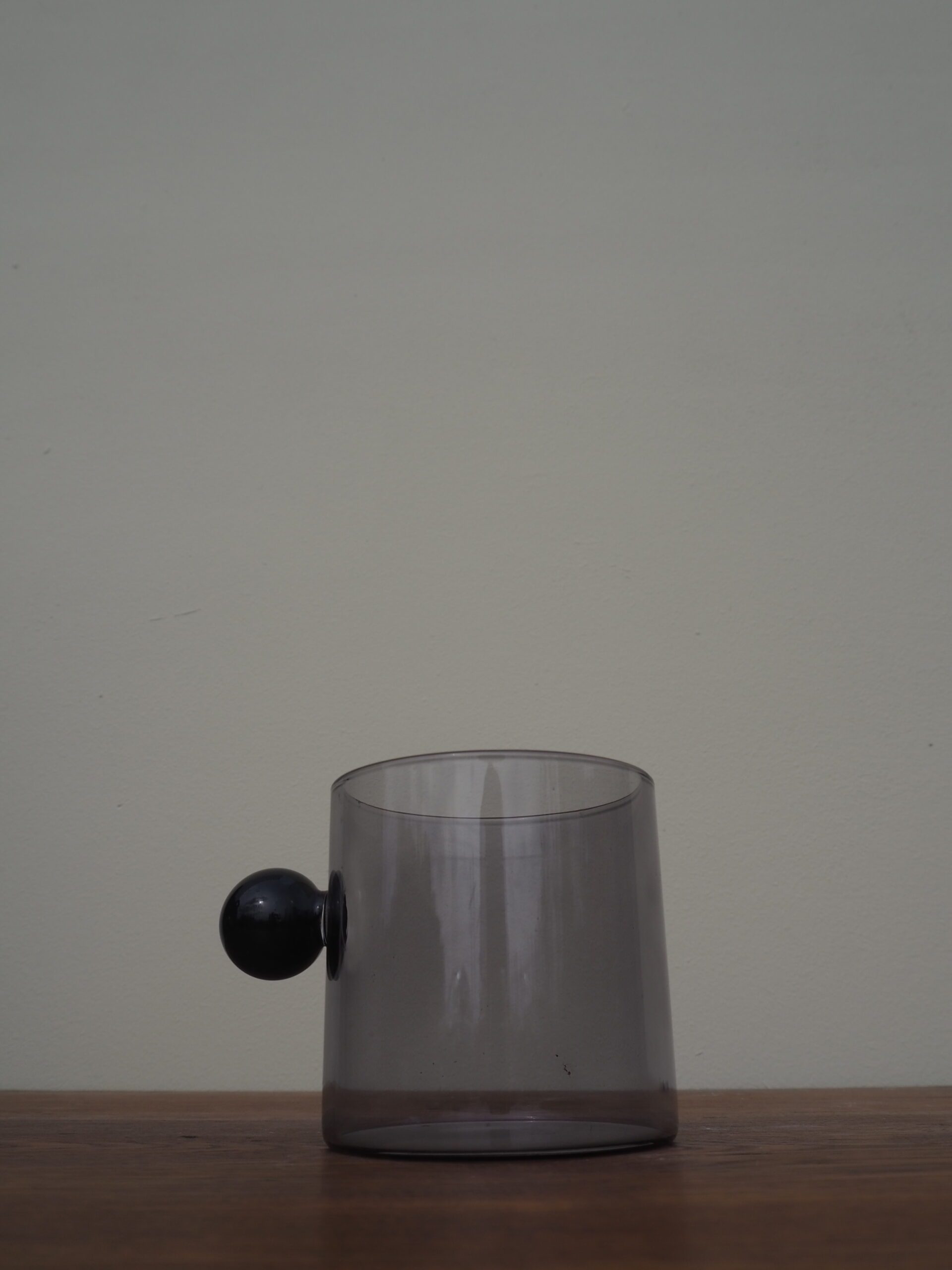 Soma mug smoke/ black