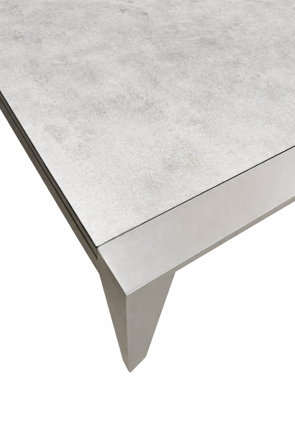 Stort matbord för utomhusbruk i khakifärgad aluminium och beige bordsskiva