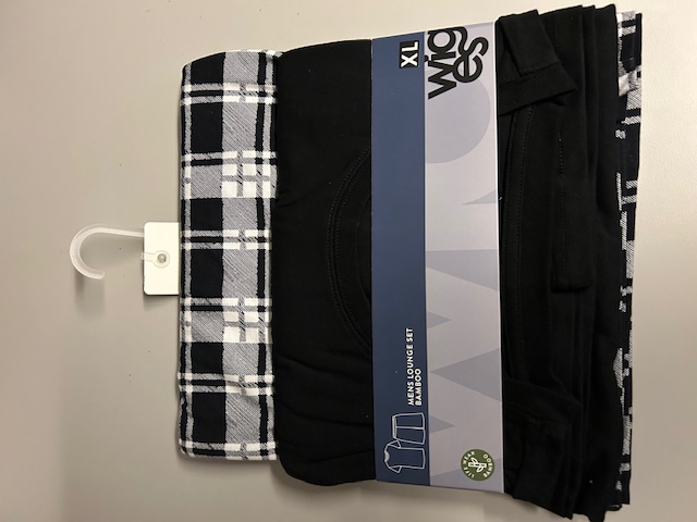 Rutiga pyjamasshorts och svart t-tröja i bambu - herr - 2