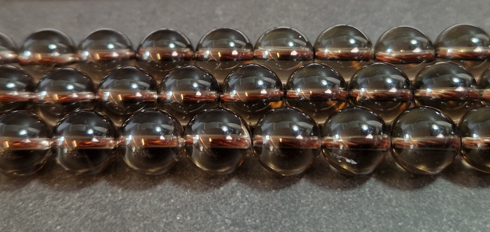 Mörk Rökkvarts Pärlor på Sträng - Runda, 10mm