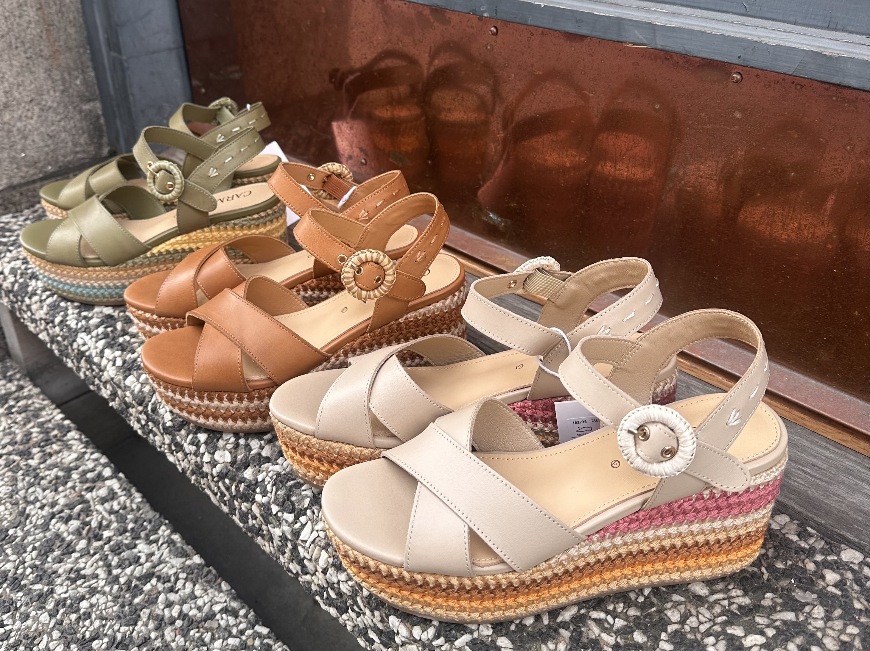 Platåsandalett från portugisiska Carmela , kaki - 6