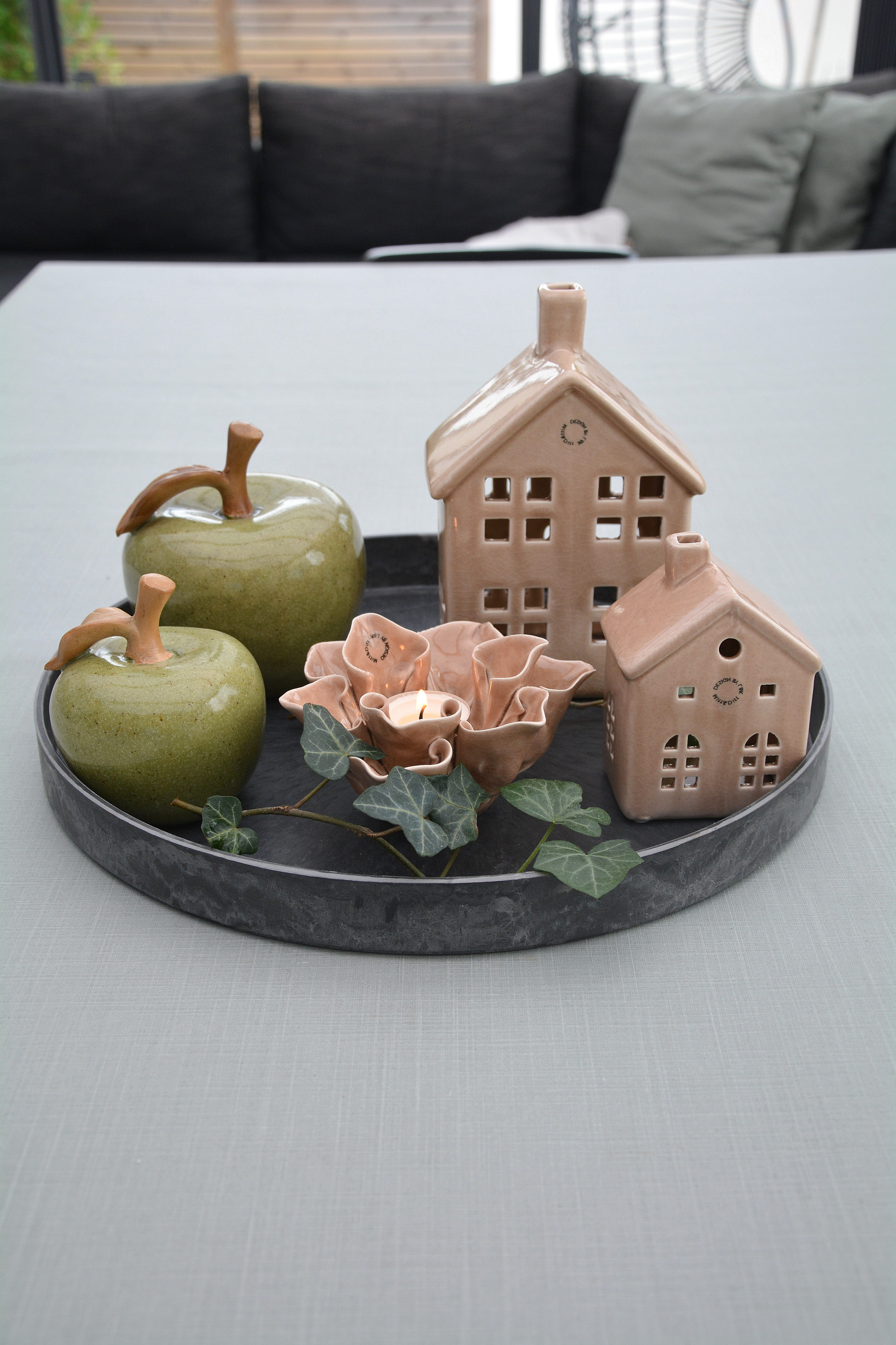 Ljuslykta blomma i beige keramik 13,5 cm