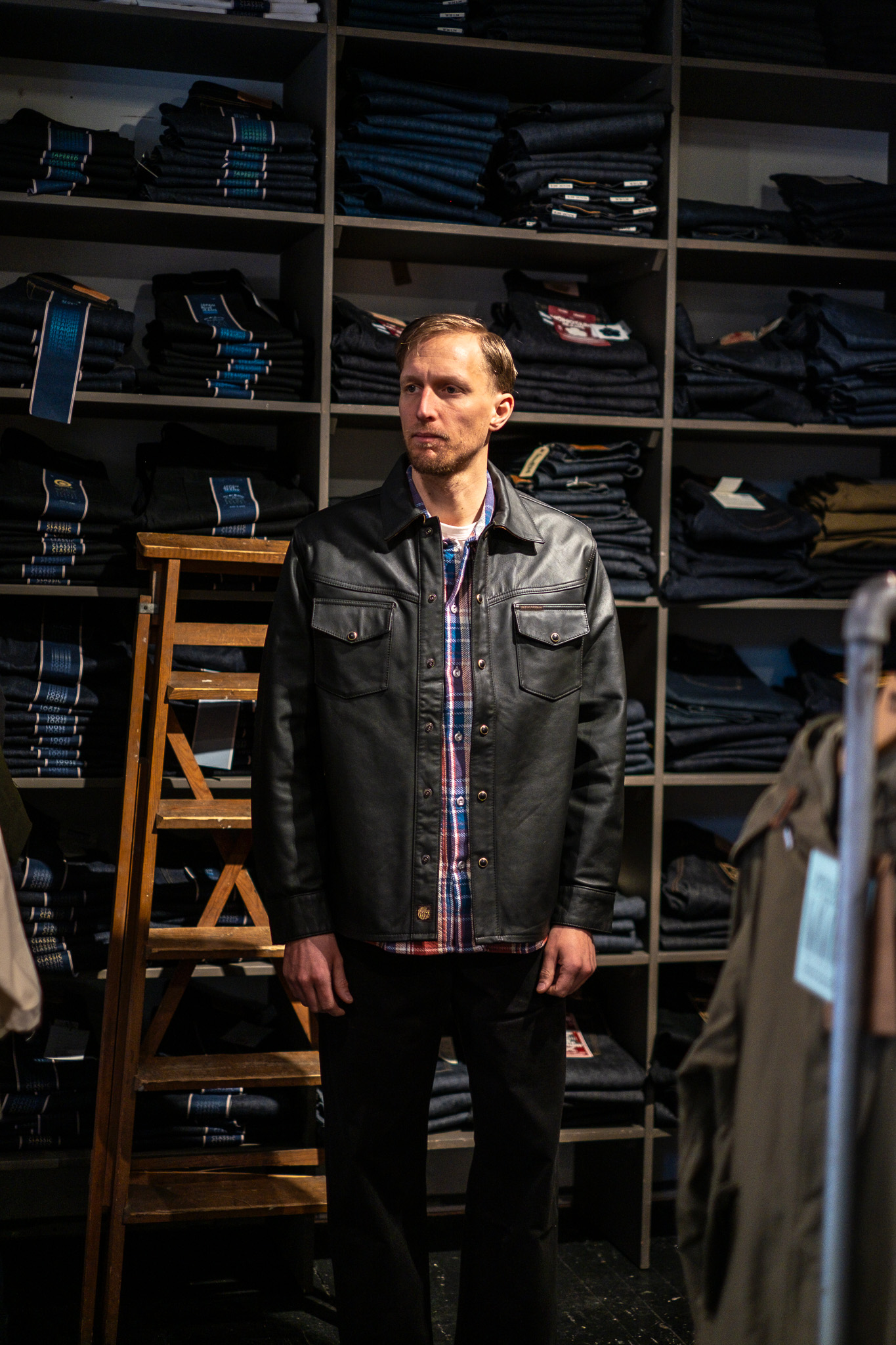 Indigofera - Austin Leather Naval Light Black Teacore