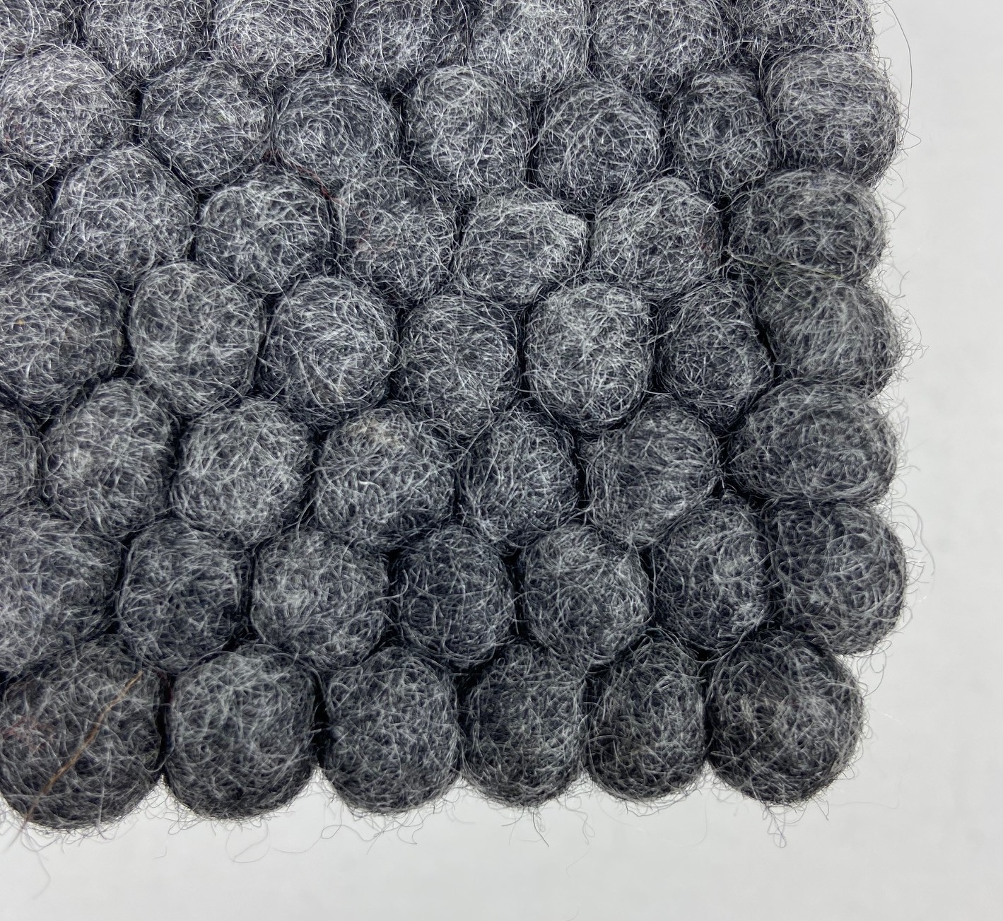 Wooldesigns ullmatta av tovade ullbollar i er önskade storlek och form - 3